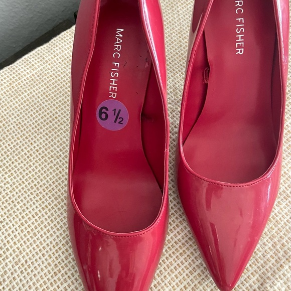 Marc Fisher stiletto shoes - Picture 2 of 12